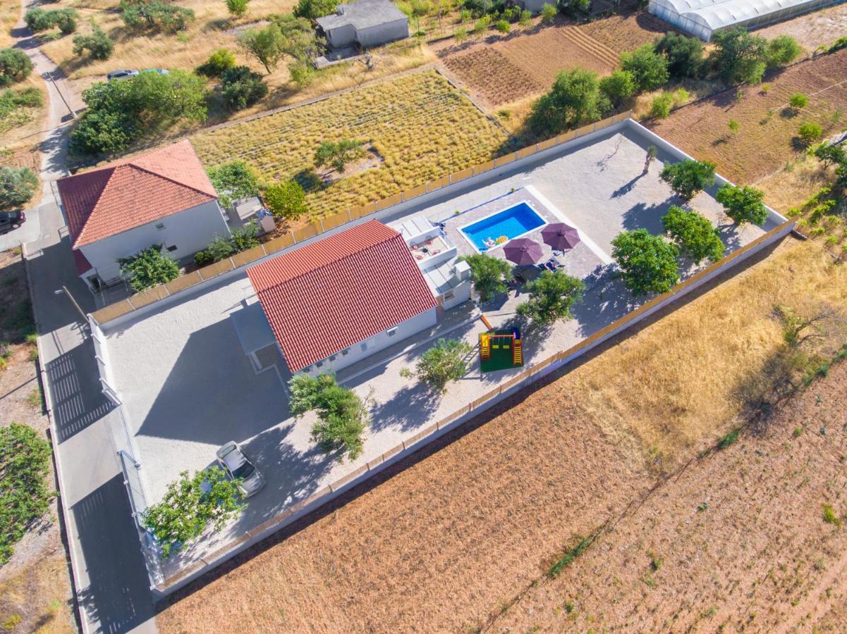 Villa Antonia With Heated Pool Dograde Exterior photo